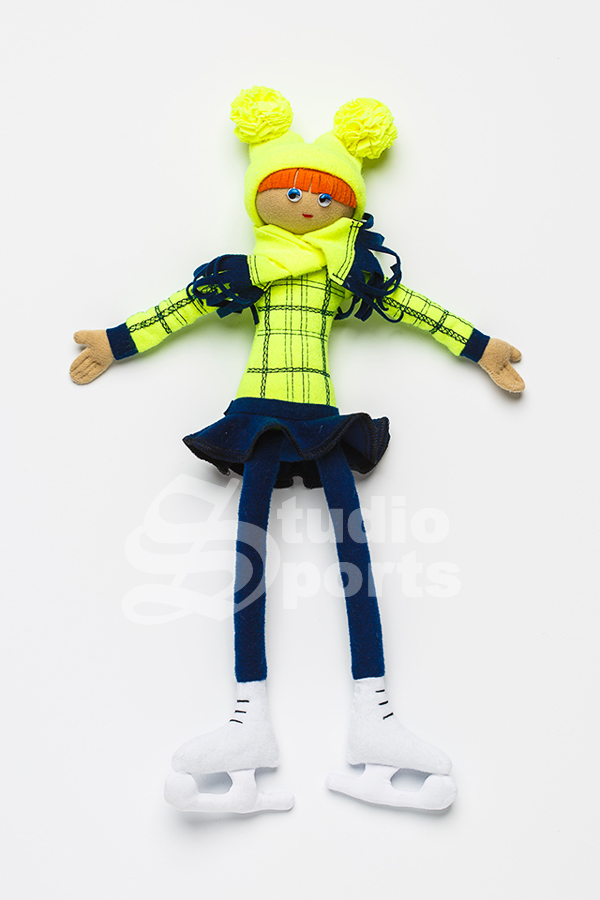 Кукла на коньках от дизайнера